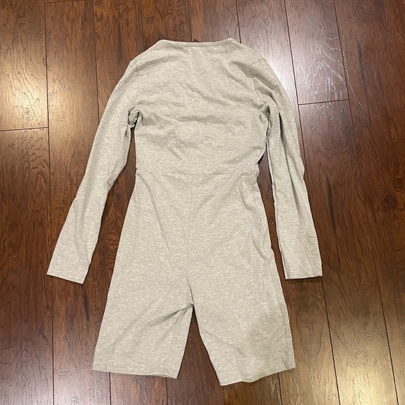 2 for 1 Pretty Little Thing Grey Unitards/Romper - Picture 7 of 15